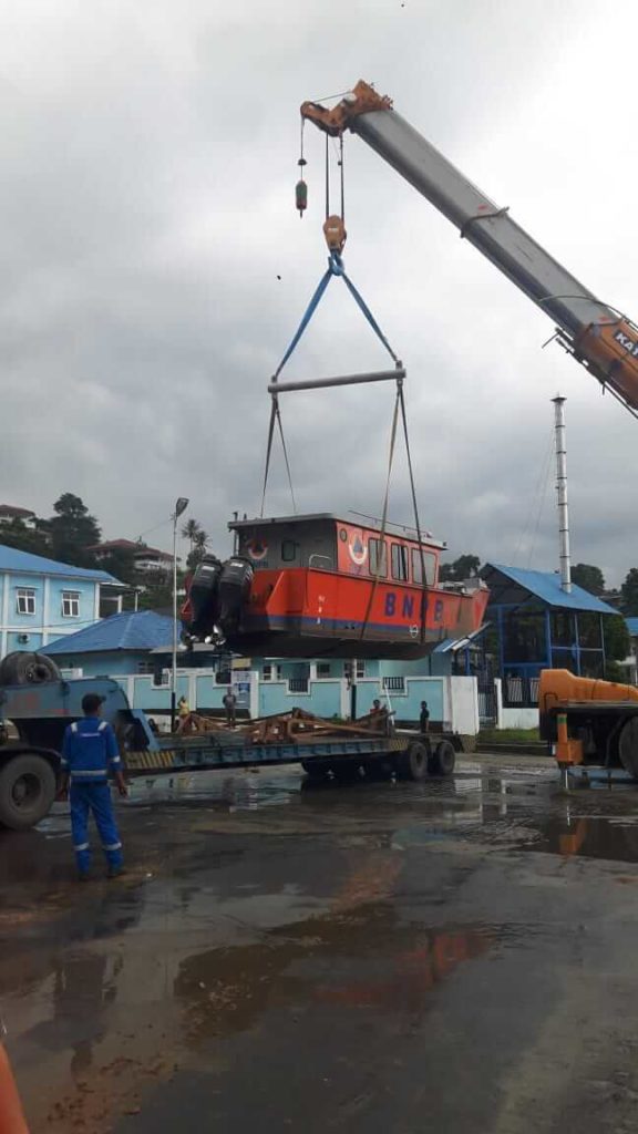 Jasa Trucking Kapal BNPB dari Marunda ke Danau Toba 01