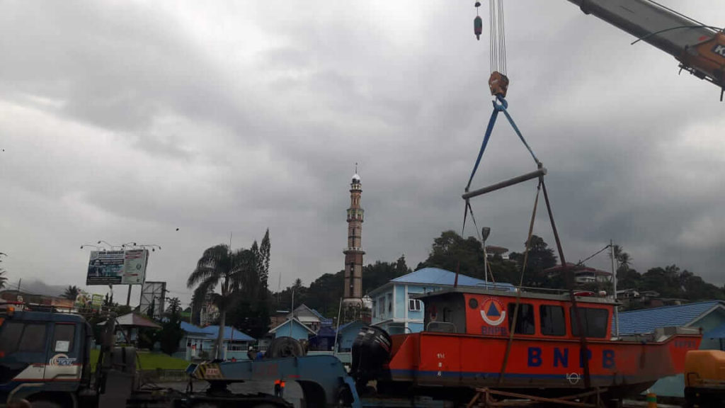 Jasa Trucking Kapal BNPB dari Marunda ke Danau Toba 02