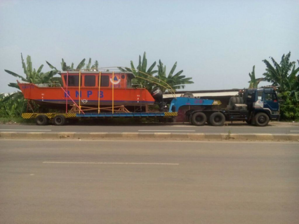 Jasa Trucking Kapal BNPB dari Marunda ke Danau Toba 04