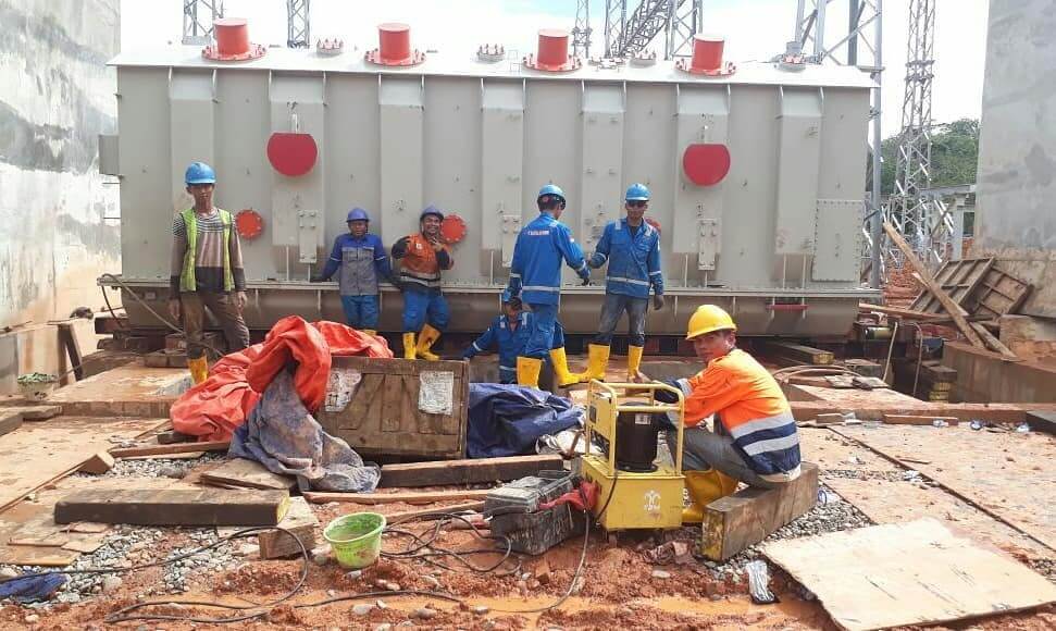 Unloading dan Setting Transformer 500 Mva di Sorik Merapi 008