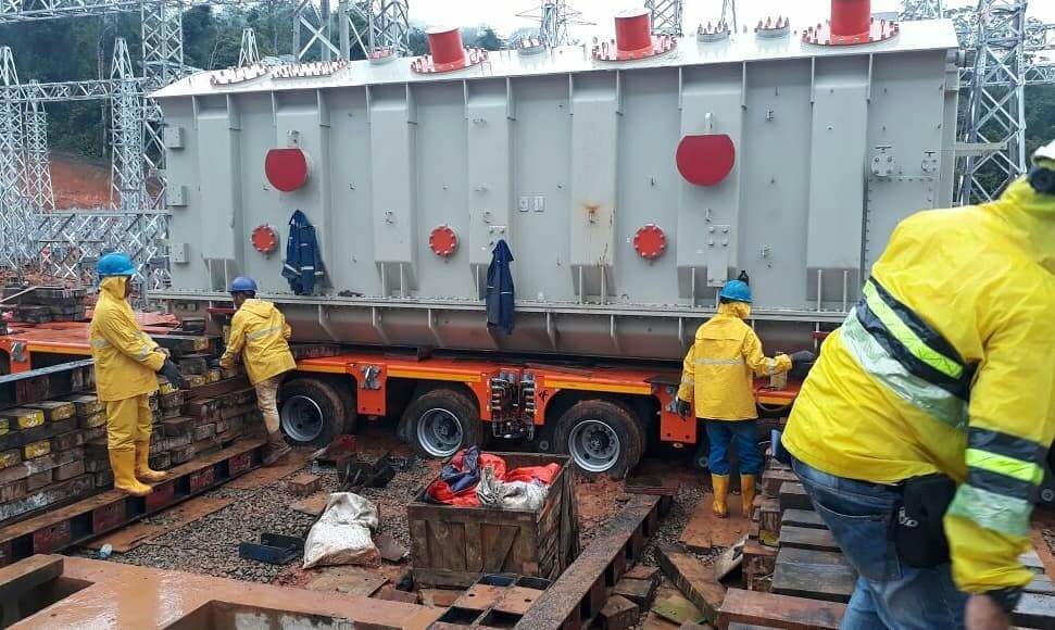 Unloading dan Setting Transformer 500 Mva di Sorik Merapi 011