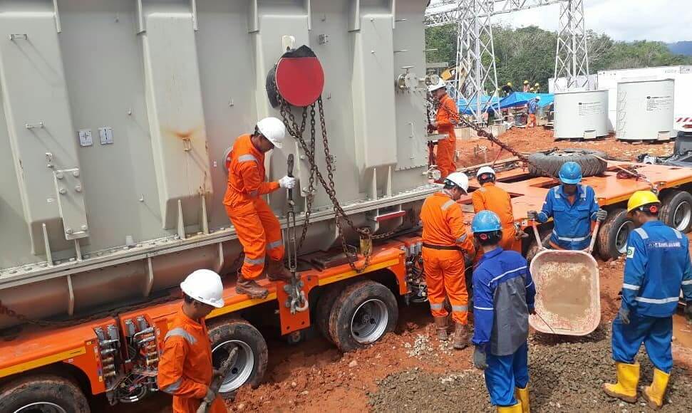 Unloading dan Setting Transformer 500 Mva di Sorik Merapi 012